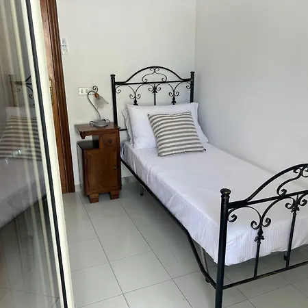 Piedigrotta By Quokka 360 - Flats In * ピッツォ