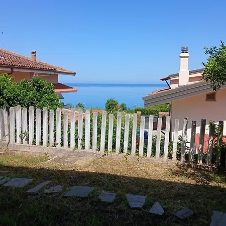 アパート Piedigrotta By Quokka 360 - Flats In